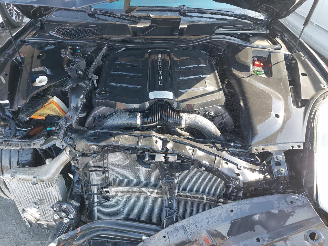 2015 PORSCHE CAYENNE 