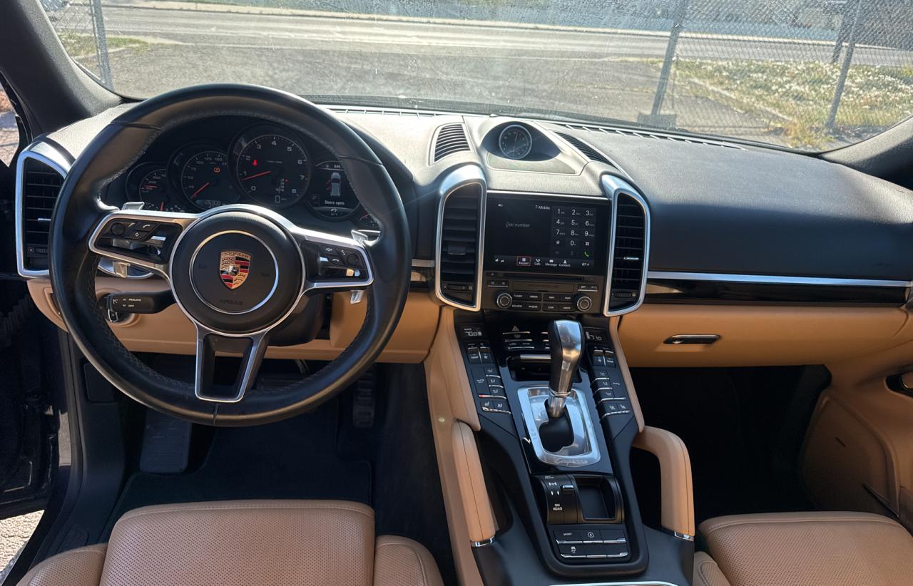 2018 PORSCHE CAYENN
