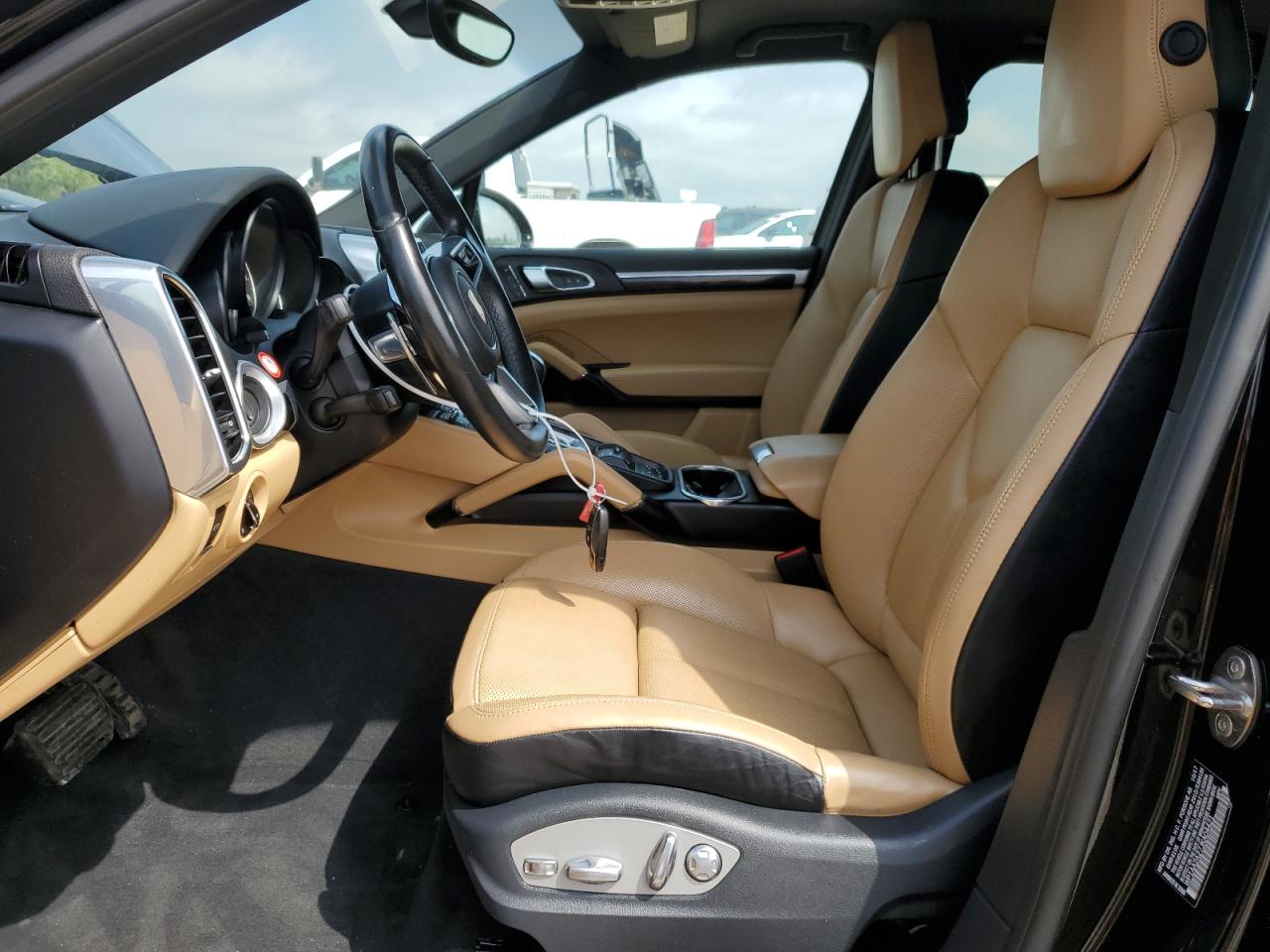 2018 PORSCHE CAYENN