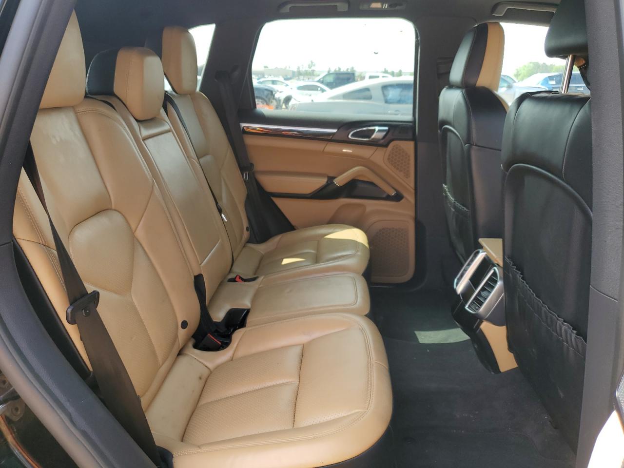 2018 PORSCHE CAYENN
