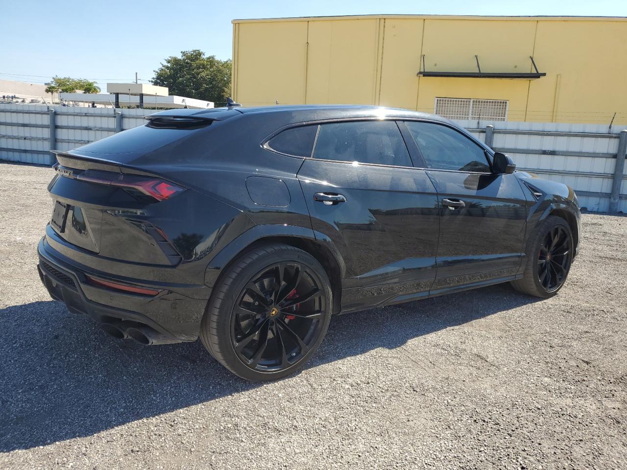 2019 LAMBORGHINI URUS