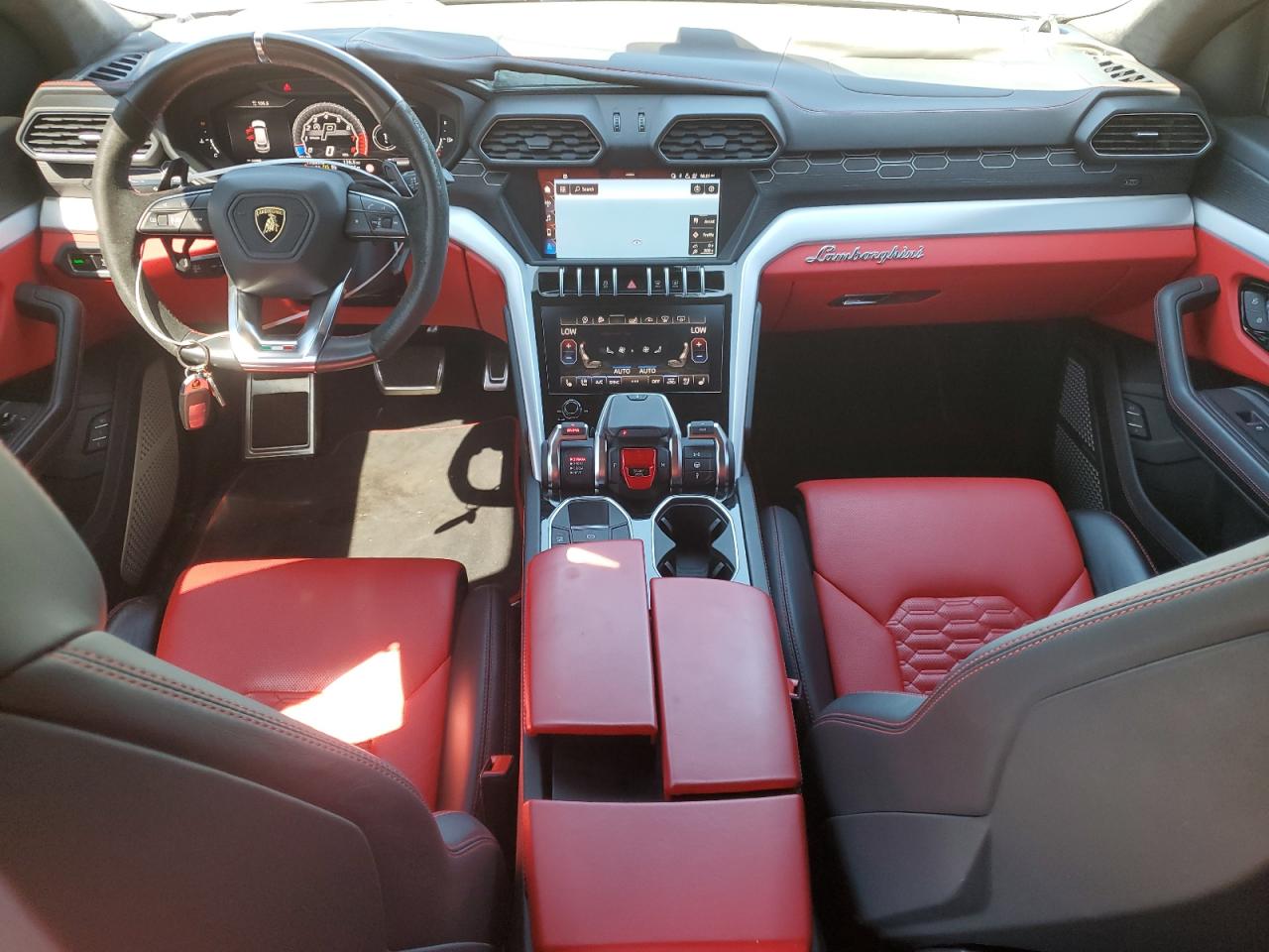 2019 LAMBORGHINI URUS
