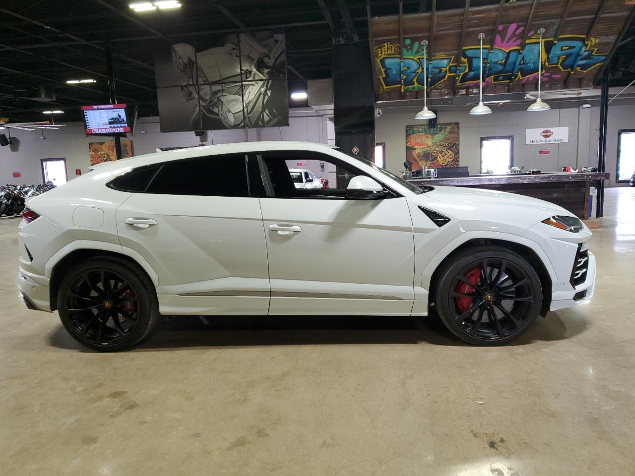 2021 LAMBORGHINI URUS