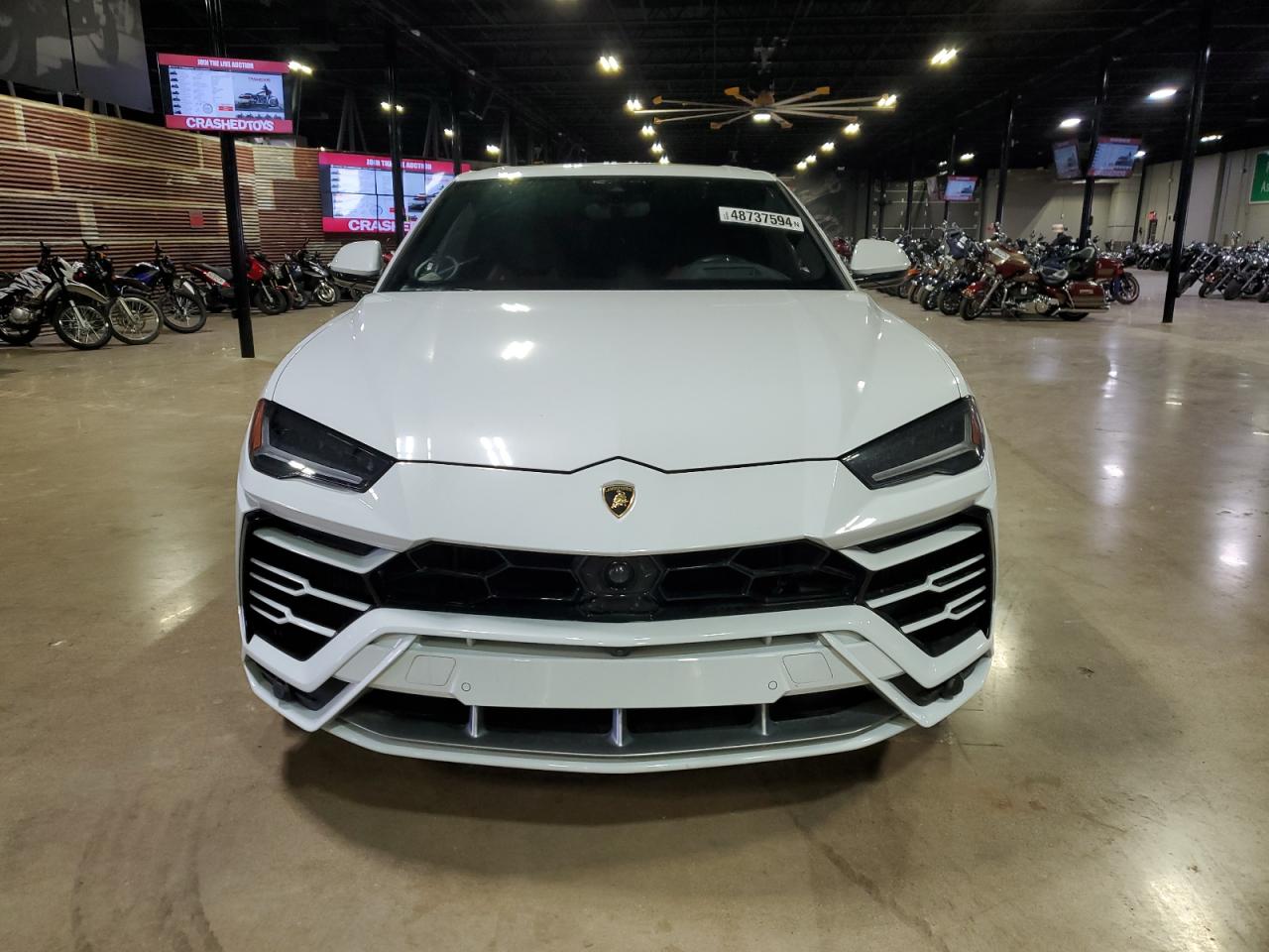 2021 LAMBORGHINI URUS