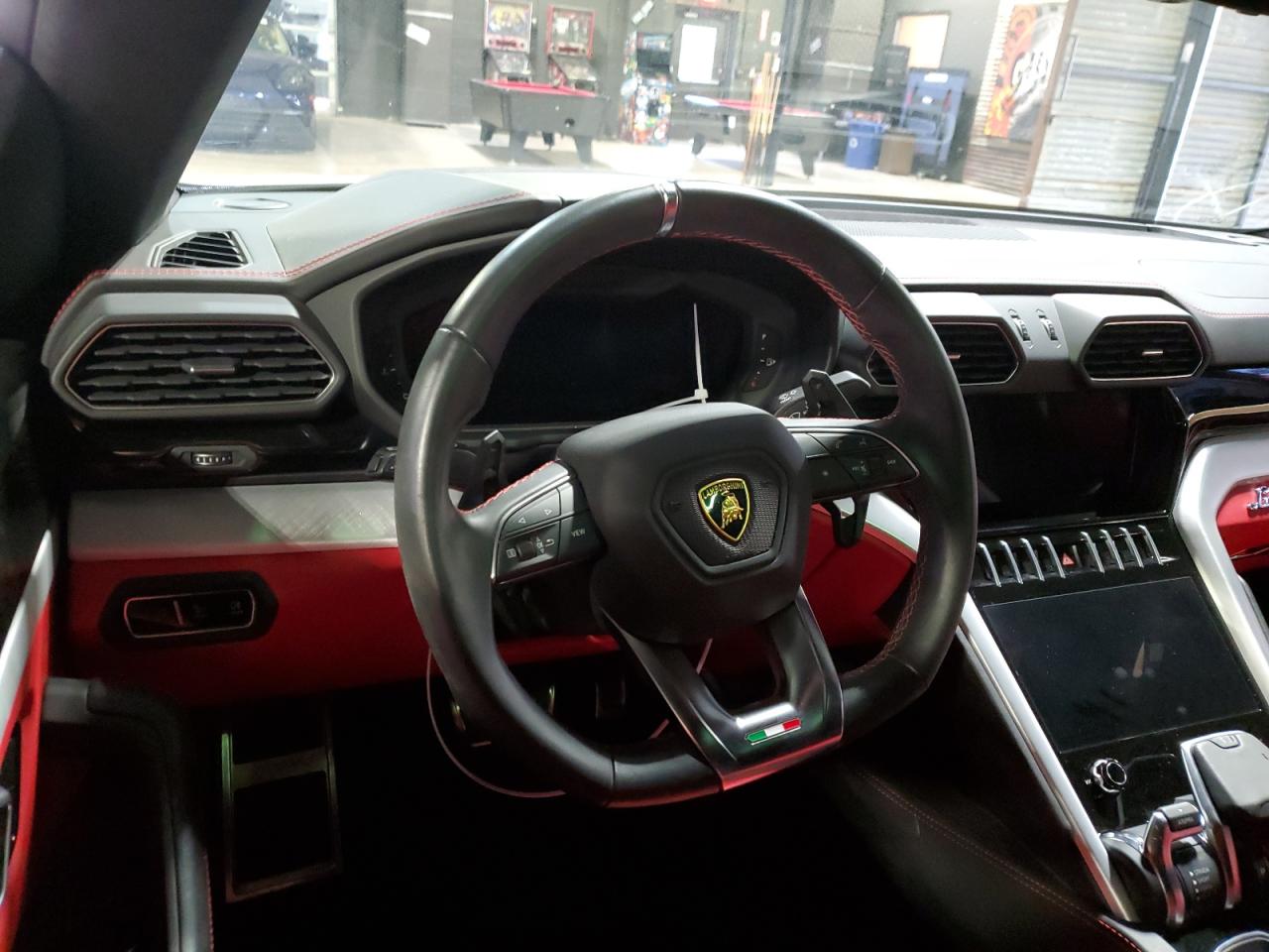 2021 LAMBORGHINI URUS